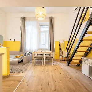 Charming In The Heart Of The Jewish Quarter W41 Yellow Budapeszt