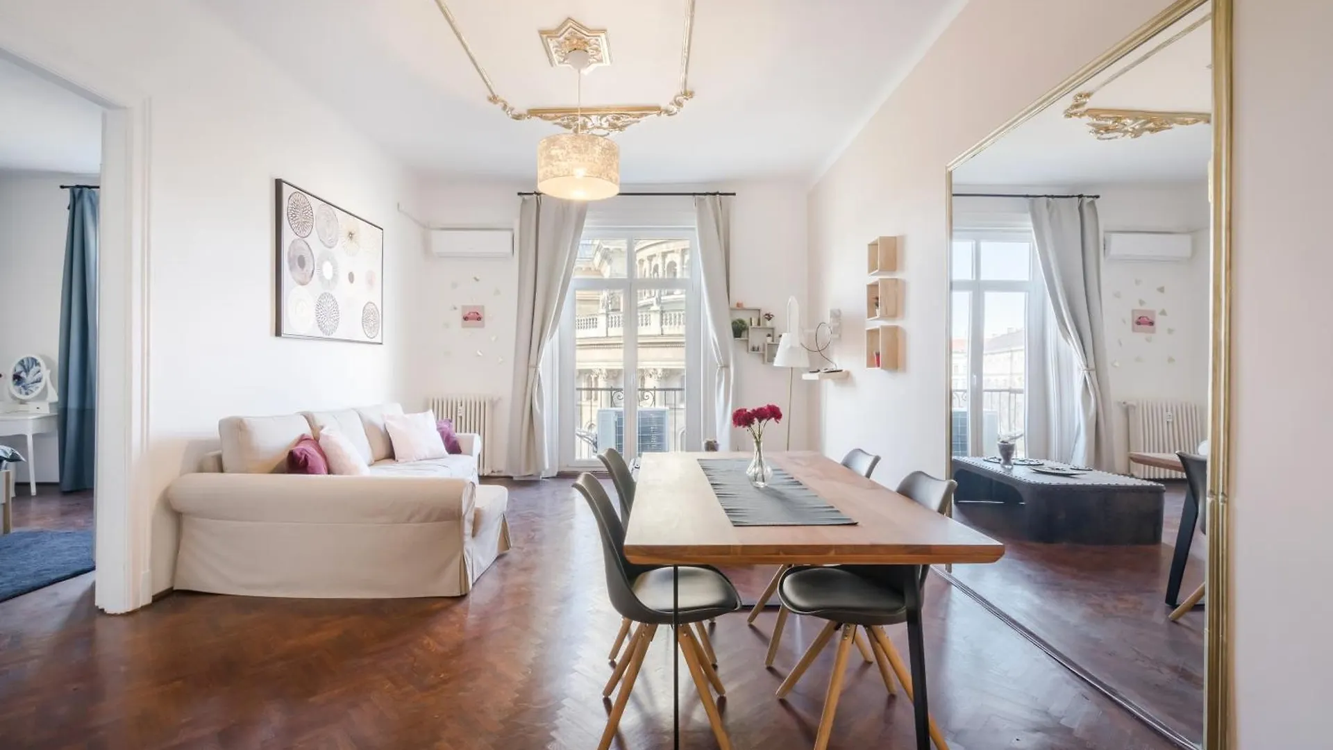 Amora Homes Luxury Suite Basilica Breathless View-Need Reservation For Free Parking Budapesta