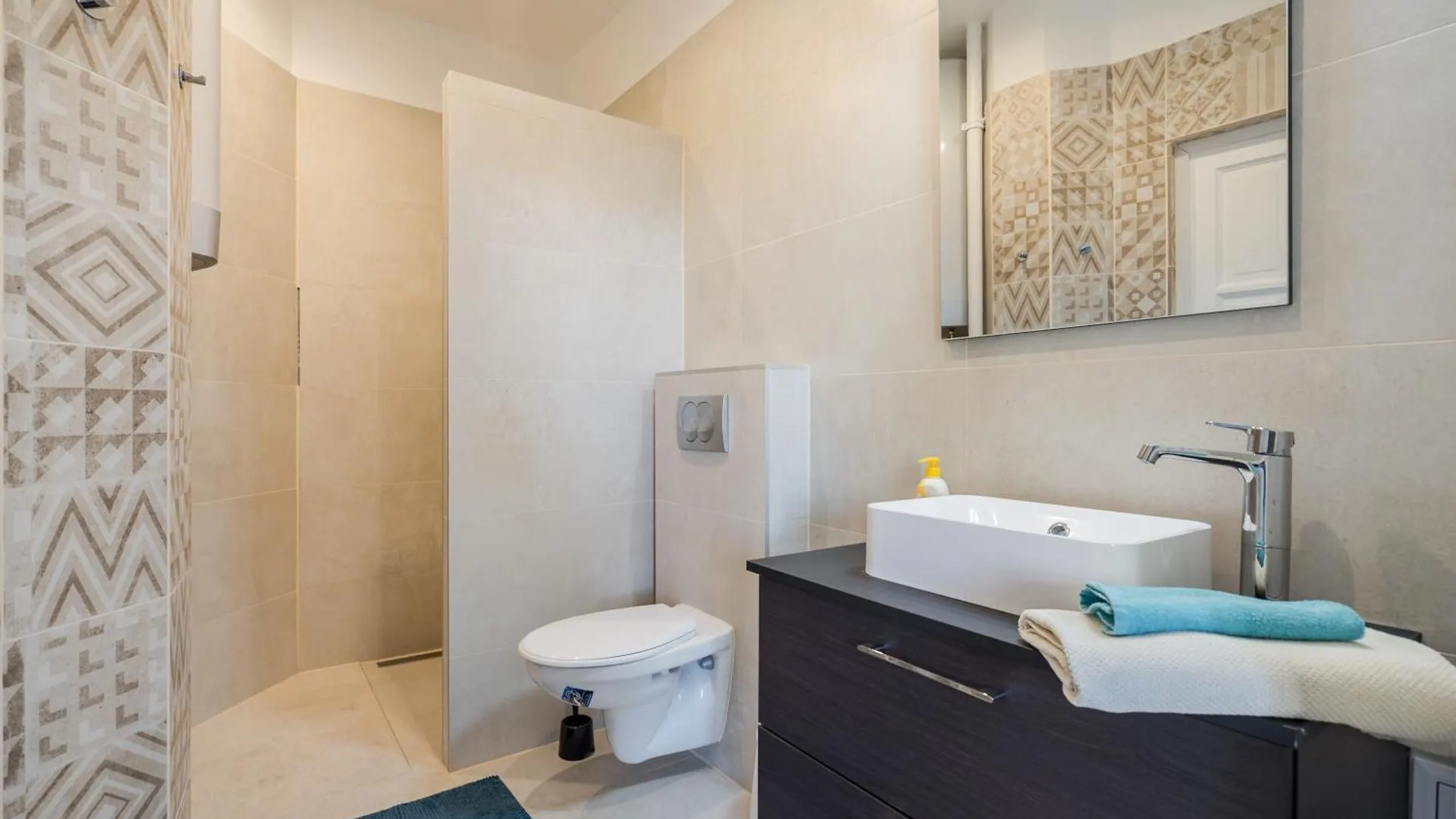 Amora Homes Luxury Suite Basilica Breathless View-Need Reservation For Free Parking Budapesta Apartament